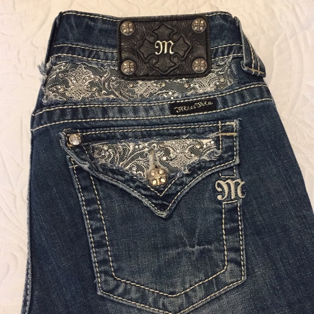 Miss Me medium wash capris size 29